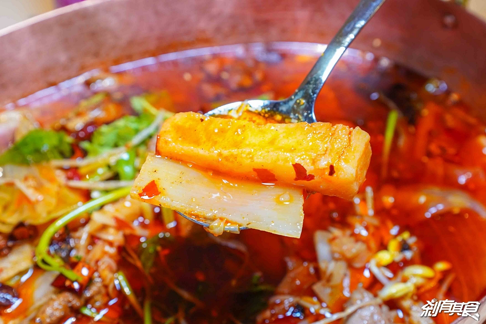 雞湯界愛馬仕!GOGOGA極上雞湯新派中菜,台中聚餐餐廳,瓦庫.不葷主義新品牌 「砂鍋極上雞湯、水煮牛、蜜棗燒肉」必吃,有包廂好停車 雞湯界愛馬仕!GOGOGA極上雞湯新派中菜,台中聚餐餐廳,瓦庫.不葷主義新品牌 「砂鍋極上雞湯、水煮牛、蜜棗燒肉」必吃,有包廂好停車