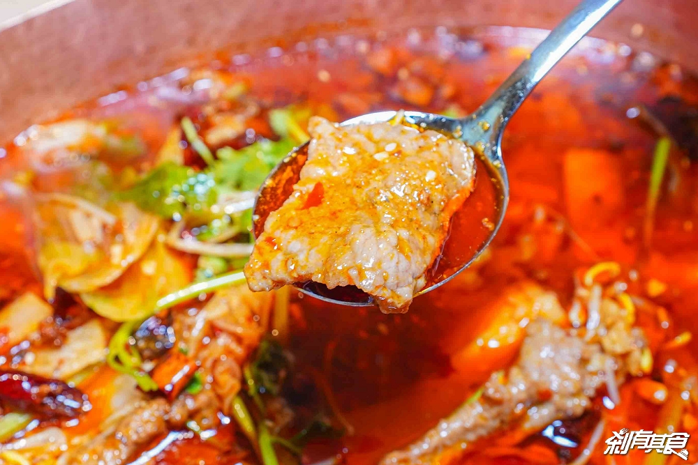 雞湯界愛馬仕!GOGOGA極上雞湯新派中菜,台中聚餐餐廳,瓦庫.不葷主義新品牌 「砂鍋極上雞湯、水煮牛、蜜棗燒肉」必吃,有包廂好停車 雞湯界愛馬仕!GOGOGA極上雞湯新派中菜,台中聚餐餐廳,瓦庫.不葷主義新品牌 「砂鍋極上雞湯、水煮牛、蜜棗燒肉」必吃,有包廂好停車