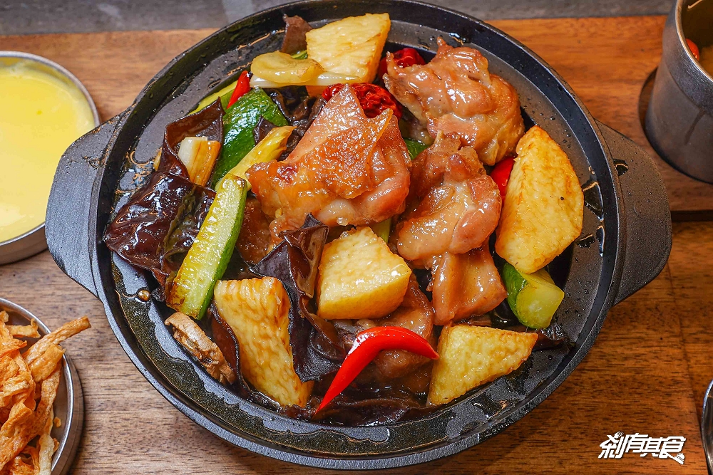 四喜雞煲，台中新光三越美食，瑞記海南雞新品牌，香港主廚「⿇辣雞煲、花雕雞煲」香辣好吃