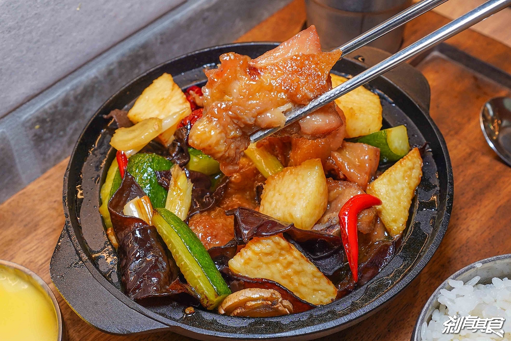 四喜雞煲，台中新光三越美食，瑞記海南雞新品牌，香港主廚「⿇辣雞煲、花雕雞煲」香辣好吃