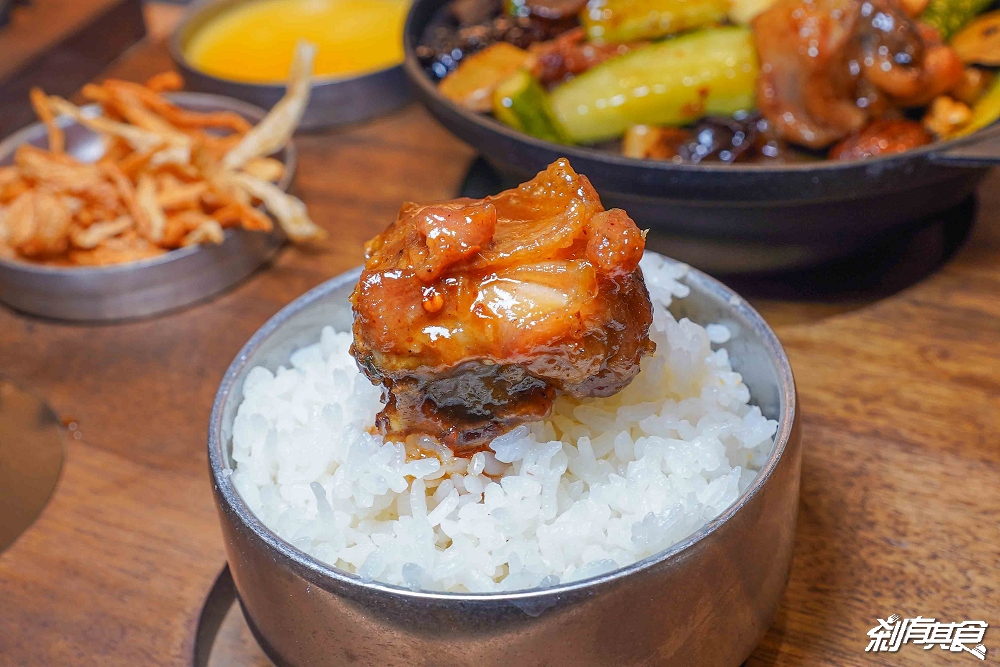 四喜雞煲，台中新光三越美食，瑞記海南雞新品牌，香港主廚「⿇辣雞煲、花雕雞煲」香辣好吃