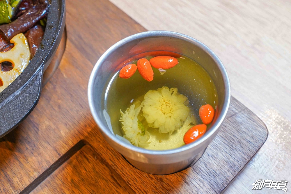 四喜雞煲，台中新光三越美食，瑞記海南雞新品牌，香港主廚「⿇辣雞煲、花雕雞煲」香辣好吃