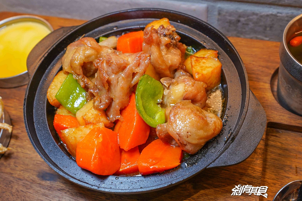 四喜雞煲，台中新光三越美食，瑞記海南雞新品牌，香港主廚「⿇辣雞煲、花雕雞煲」香辣好吃