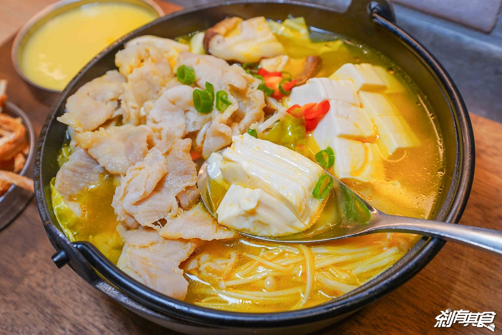 四喜雞煲，台中新光三越美食，瑞記海南雞新品牌，香港主廚「⿇辣雞煲、花雕雞煲」香辣好吃