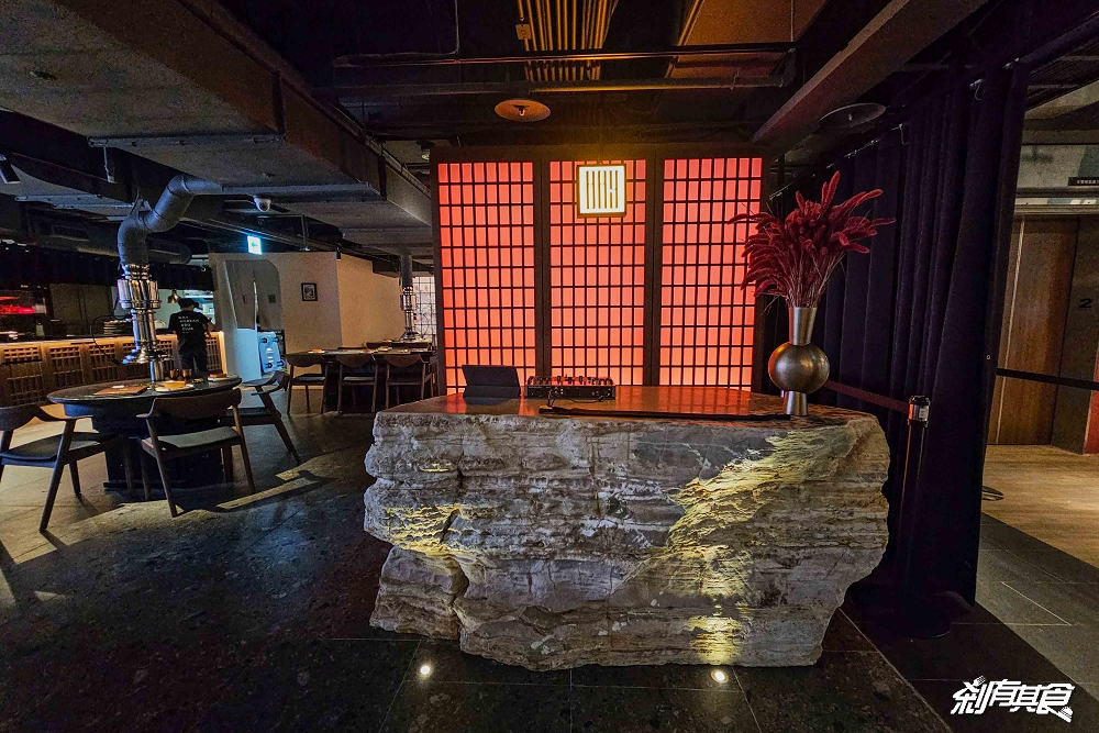 BAY Korean BBQ Club《單身即地獄》文世勳台中韓式燒肉餐廳，松露和牛黑醬麵、馬鈴薯排骨湯