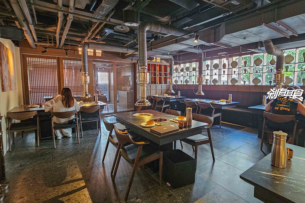 BAY Korean BBQ Club《單身即地獄》文世勳台中韓式燒肉餐廳，松露和牛黑醬麵、馬鈴薯排骨湯