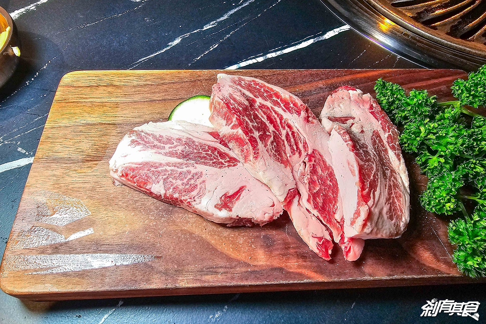 BAY Korean BBQ Club《單身即地獄》文世勳台中韓式燒肉餐廳，松露和牛黑醬麵、馬鈴薯排骨湯