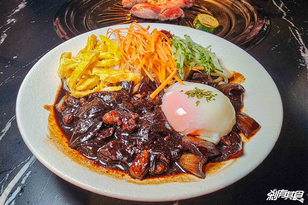 BAY Korean BBQ Club《單身即地獄》文世勳台中韓式燒肉餐廳，松露和牛黑醬麵、馬鈴薯排骨湯