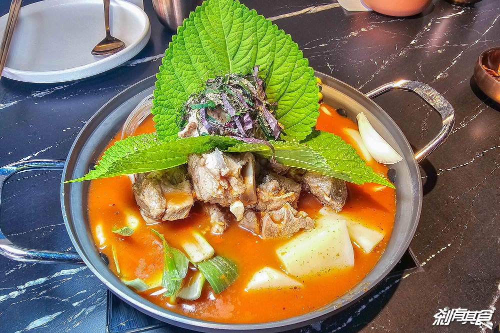 BAY Korean BBQ Club《單身即地獄》文世勳台中韓式燒肉餐廳，松露和牛黑醬麵、馬鈴薯排骨湯