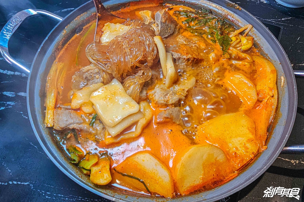 BAY Korean BBQ Club《單身即地獄》文世勳台中韓式燒肉餐廳，松露和牛黑醬麵、馬鈴薯排骨湯