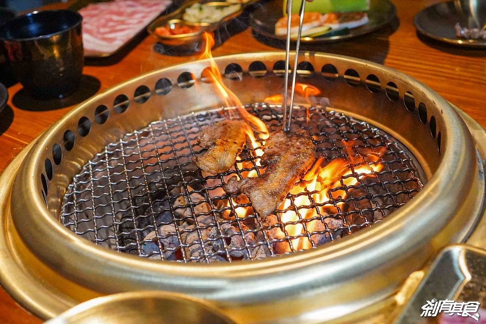 米炭火燒肉台中店,台中燒肉,新北最強燒肉插旗台中,678元起 燒肉套餐+自助吧吃到飽 米炭火燒肉台中店,台中燒肉,新北最強燒肉插旗台中,678元起 燒肉套餐+自助吧吃到飽