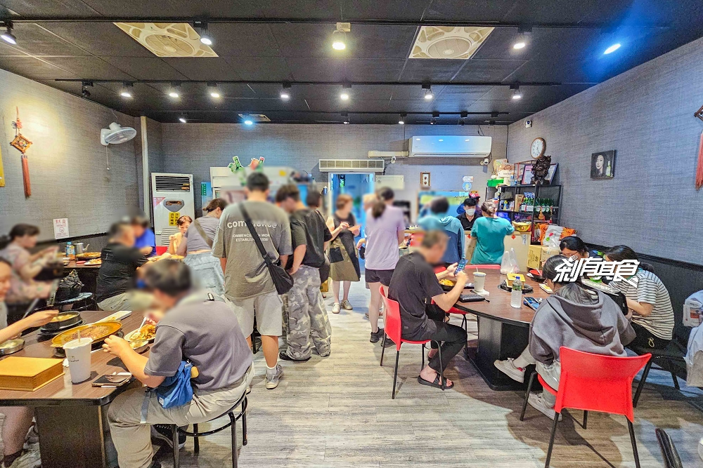 高麗屋，台中東區美食，平價大份量、高CP值人氣韓式料理 不排隊吃不到「銅盤烤肉、海鮮煎餅」必點