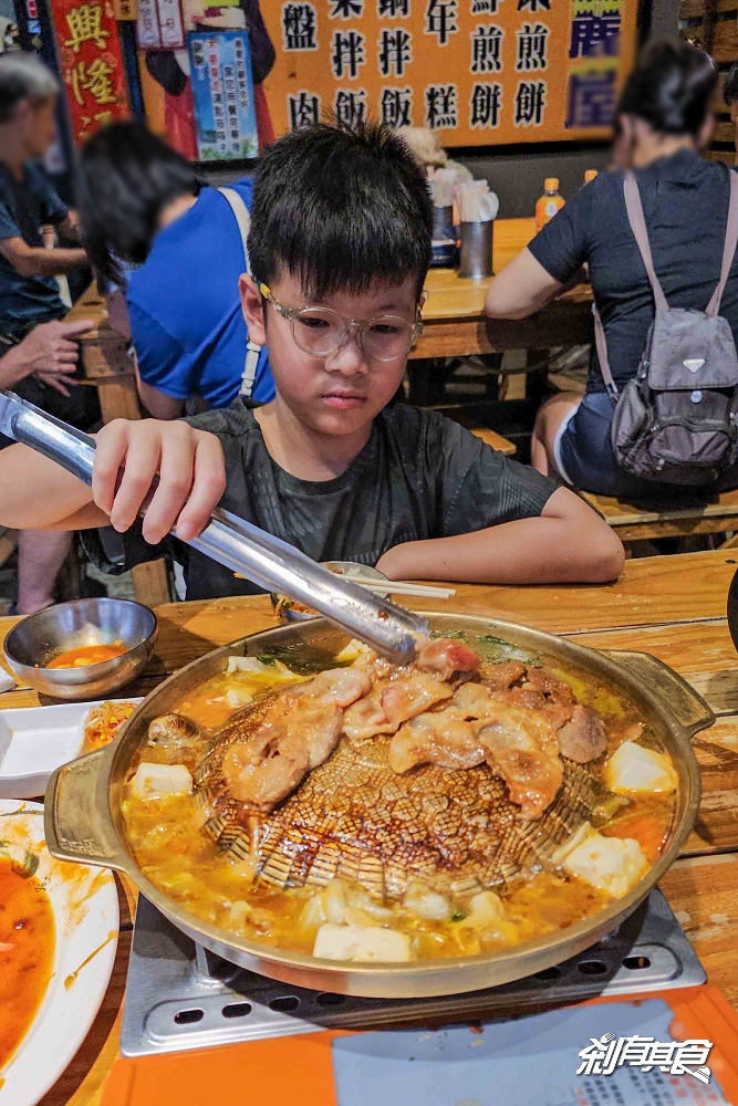 高麗屋，台中東區美食，平價大份量、高CP值人氣韓式料理 不排隊吃不到「銅盤烤肉、海鮮煎餅」必點