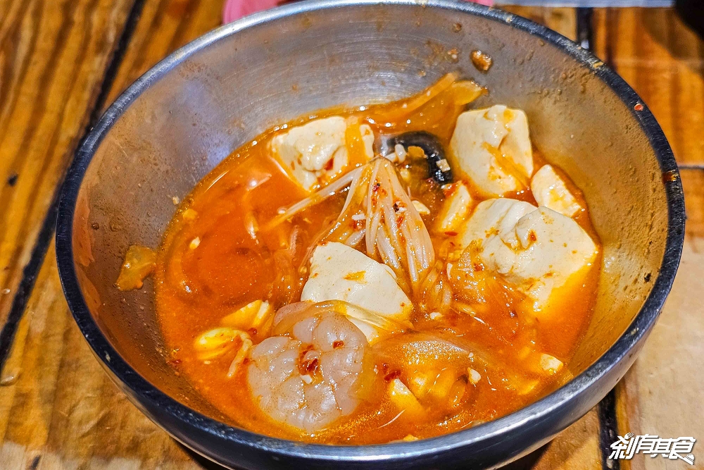 高麗屋，台中東區美食，平價大份量、高CP值人氣韓式料理 不排隊吃不到「銅盤烤肉、海鮮煎餅」必點