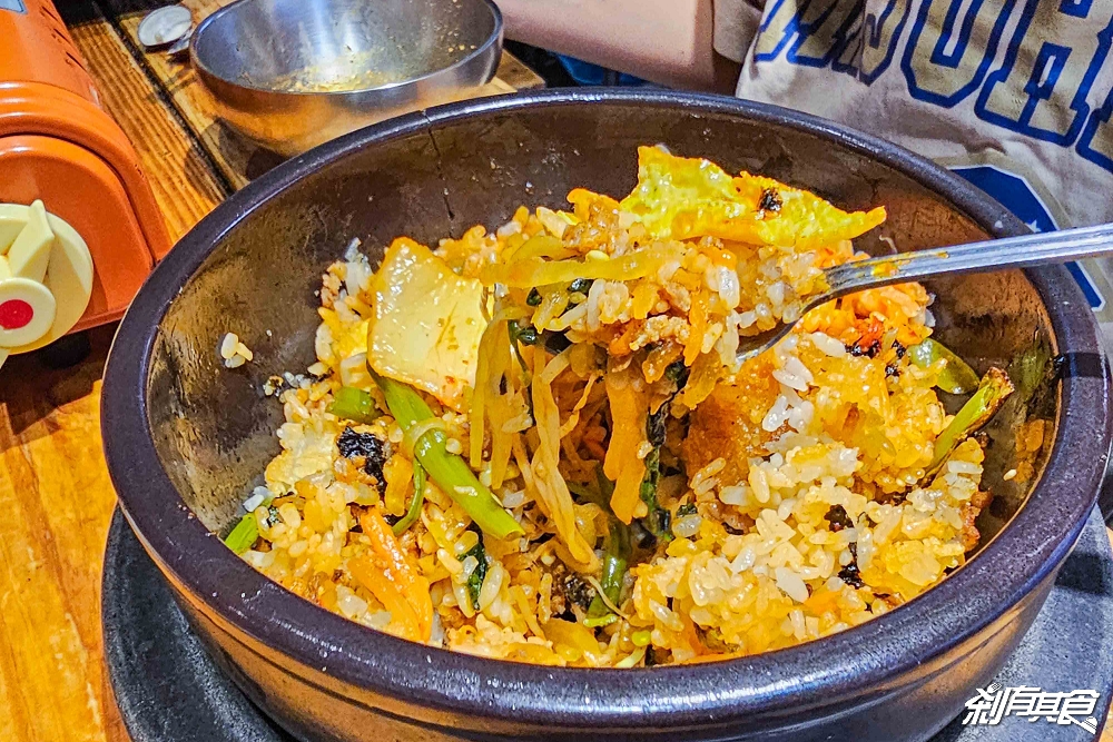 高麗屋，台中東區美食，平價大份量、高CP值人氣韓式料理 不排隊吃不到「銅盤烤肉、海鮮煎餅」必點