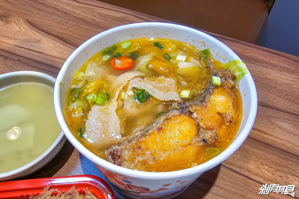 經典小排飯，台中中區美食，台北小排飯新品牌，超人氣平價便當90元起「砂鍋魚飯、三寶飯」 月底救星就是你