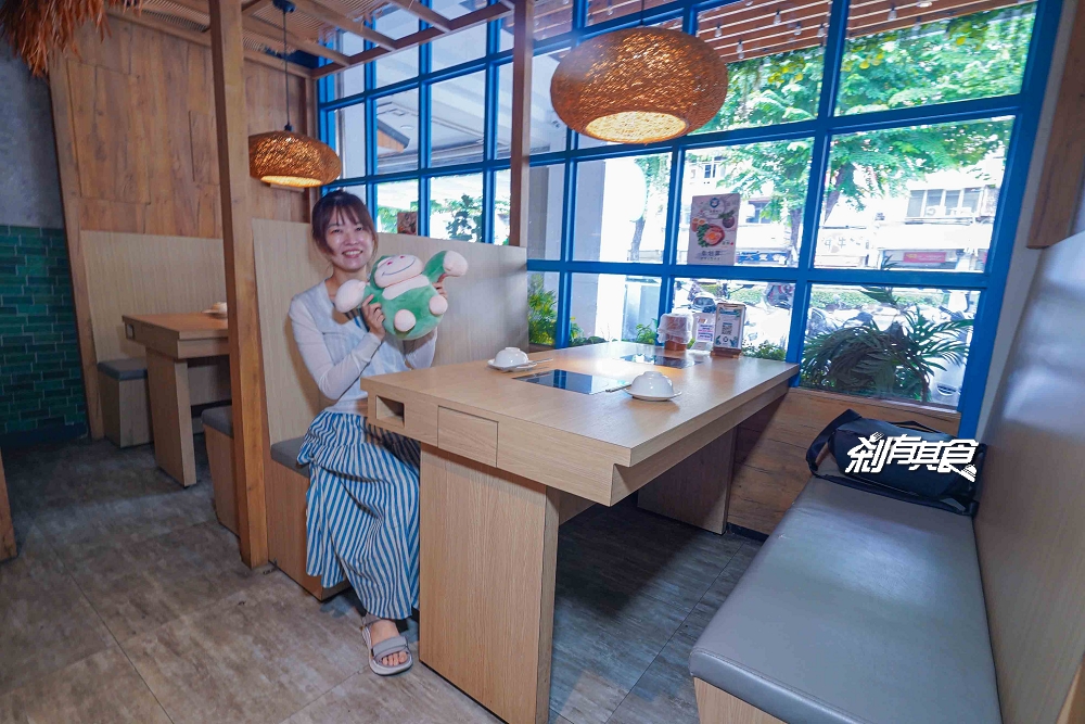 鍋泰暖台中店，台中泰式火鍋，泰式南洋火鍋+蔬食自助吧吃到飽，超佛壽星優惠