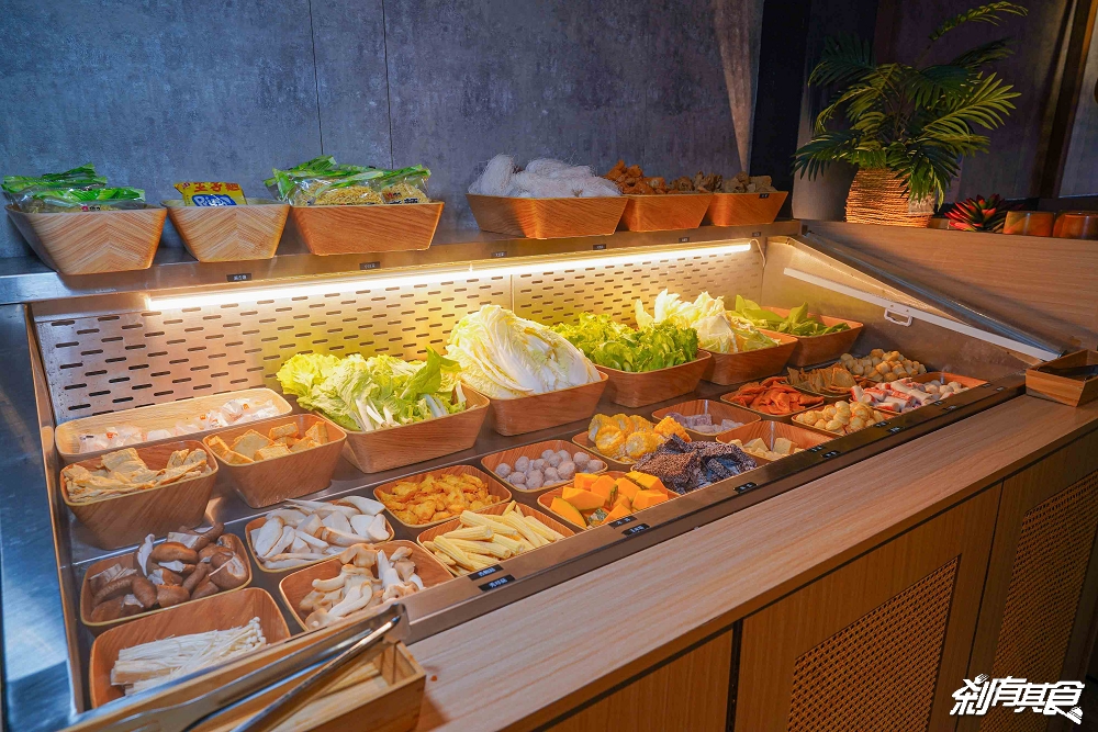 鍋泰暖台中店，台中泰式火鍋，泰式南洋火鍋+蔬食自助吧吃到飽，超佛壽星優惠