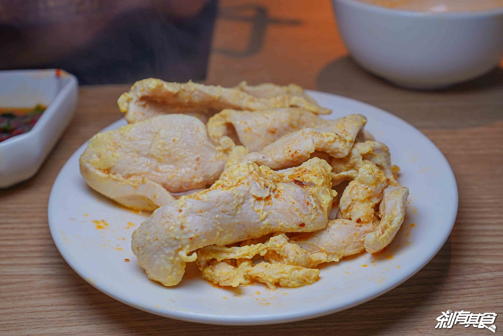 鍋泰暖台中店，台中泰式火鍋，泰式南洋火鍋+蔬食自助吧吃到飽，超佛壽星優惠