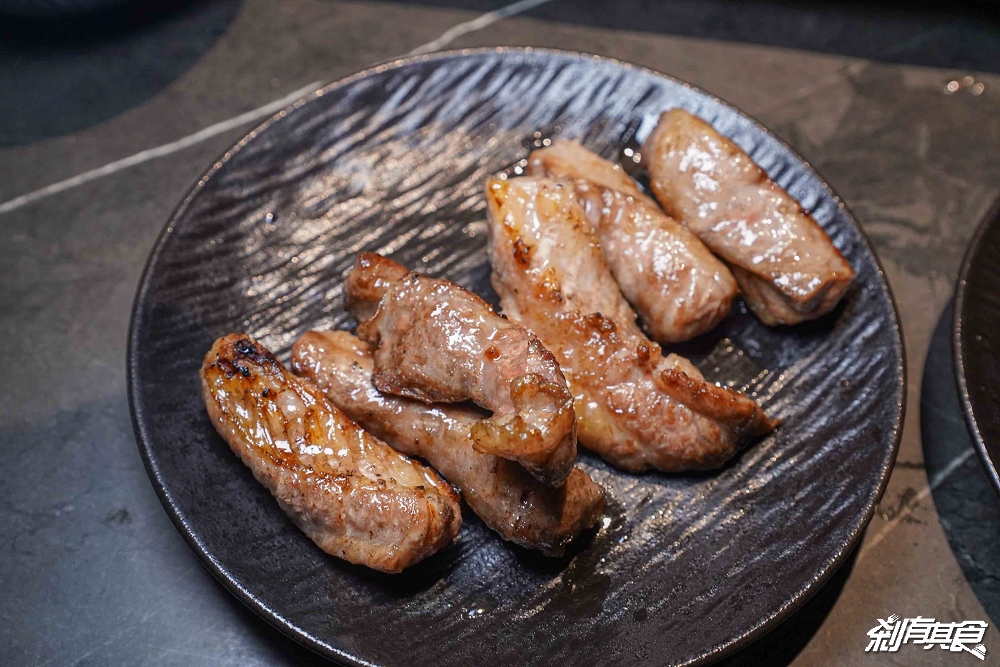 脂本燒肉，彰化超犯規燒肉店，用「A5和牛、蔥鹽口袋厚切牛舌、伊比利豬」征服老饕，彰化約會餐廳
