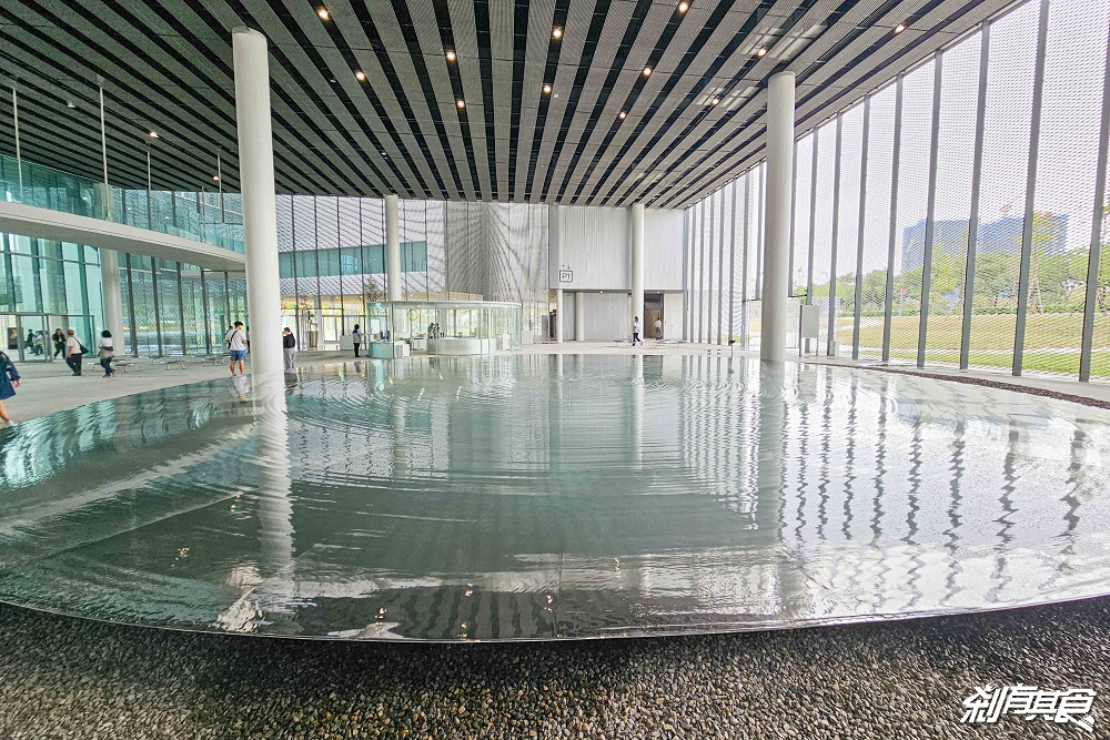 免費參觀!台中綠美圖攻略,試營運亮點總整理、交通停車、「鏡面水池、雲朵天花板」好好拍,免費筆記本怎麼獲得、台中綠美圖週邊美食 免費參觀!台中綠美圖攻略,試營運亮點總整理、交通停車、「鏡面水池、雲朵天花板」好好拍,免費筆記本怎麼獲得、台中綠美圖週邊美食