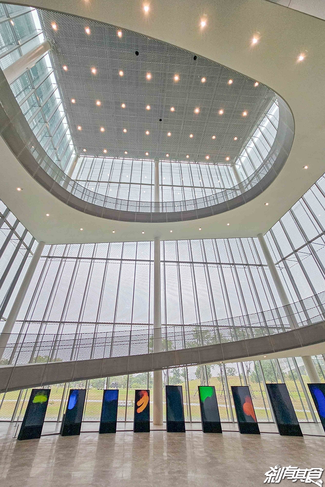 免費參觀!台中綠美圖攻略,試營運亮點總整理、交通停車、「鏡面水池、雲朵天花板」好好拍,免費筆記本怎麼獲得、台中綠美圖週邊美食 免費參觀!台中綠美圖攻略,試營運亮點總整理、交通停車、「鏡面水池、雲朵天花板」好好拍,免費筆記本怎麼獲得、台中綠美圖週邊美食