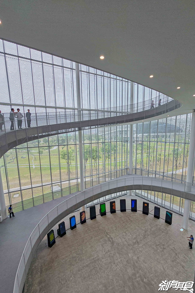 免費參觀!台中綠美圖攻略,試營運亮點總整理、交通停車、「鏡面水池、雲朵天花板」好好拍,免費筆記本怎麼獲得、台中綠美圖週邊美食 免費參觀!台中綠美圖攻略,試營運亮點總整理、交通停車、「鏡面水池、雲朵天花板」好好拍,免費筆記本怎麼獲得、台中綠美圖週邊美食