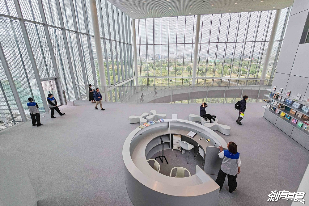 免費參觀!台中綠美圖攻略,試營運亮點總整理、交通停車、「鏡面水池、雲朵天花板」好好拍,免費筆記本怎麼獲得、台中綠美圖週邊美食 免費參觀!台中綠美圖攻略,試營運亮點總整理、交通停車、「鏡面水池、雲朵天花板」好好拍,免費筆記本怎麼獲得、台中綠美圖週邊美食