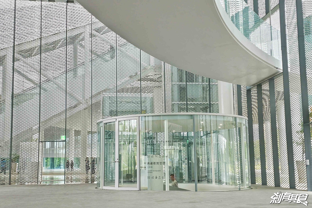 免費參觀!台中綠美圖攻略,試營運亮點總整理、交通停車、「鏡面水池、雲朵天花板」好好拍,免費筆記本怎麼獲得、台中綠美圖週邊美食 免費參觀!台中綠美圖攻略,試營運亮點總整理、交通停車、「鏡面水池、雲朵天花板」好好拍,免費筆記本怎麼獲得、台中綠美圖週邊美食