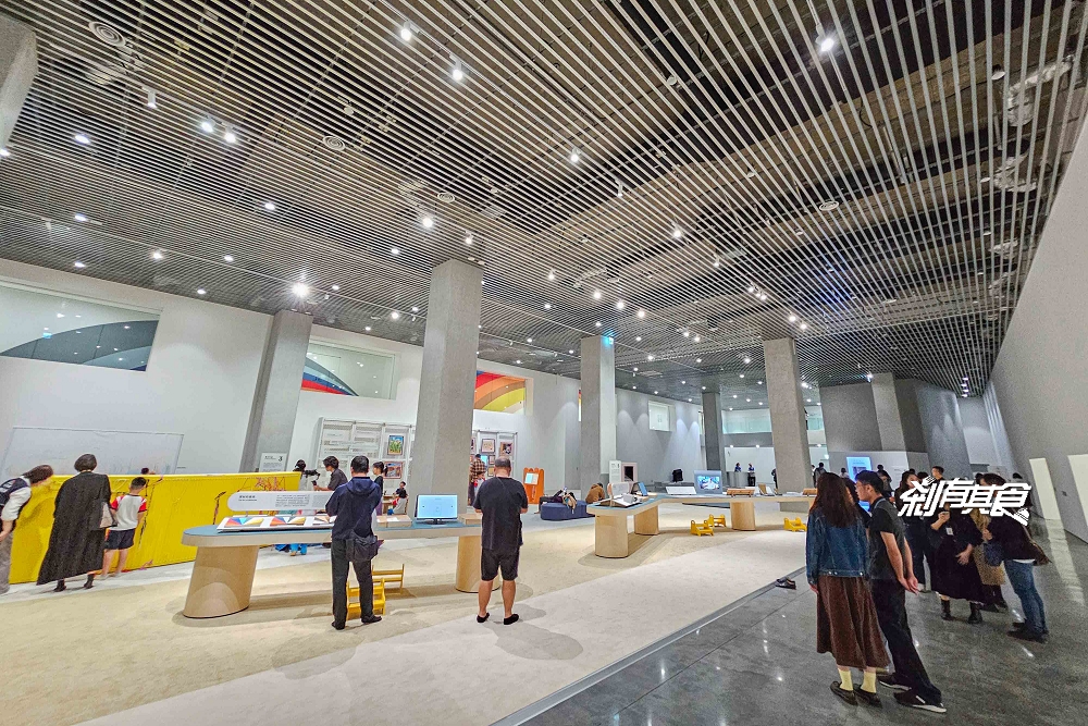 免費參觀!台中綠美圖攻略,試營運亮點總整理、交通停車、「鏡面水池、雲朵天花板」好好拍,免費筆記本怎麼獲得、台中綠美圖週邊美食 免費參觀!台中綠美圖攻略,試營運亮點總整理、交通停車、「鏡面水池、雲朵天花板」好好拍,免費筆記本怎麼獲得、台中綠美圖週邊美食