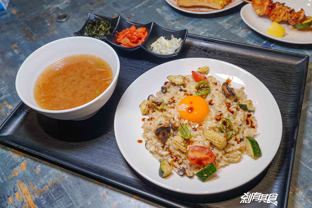 燎牛舌豬排炒麵飯，台中北區美食，神戶B級美食「神戶炒麵飯」、夢幻厚切牛舌、炸豬排，台中I人友善餐廳