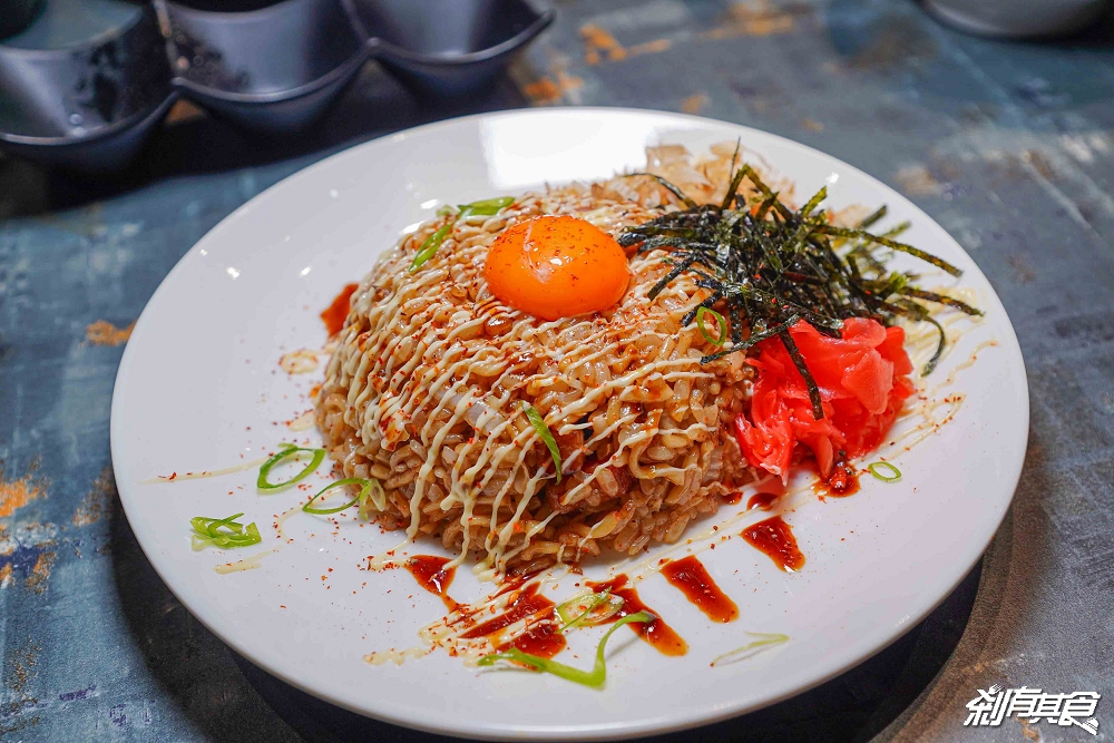燎牛舌豬排炒麵飯，台中北區美食，神戶B級美食「神戶炒麵飯」、夢幻厚切牛舌、炸豬排，台中I人友善餐廳