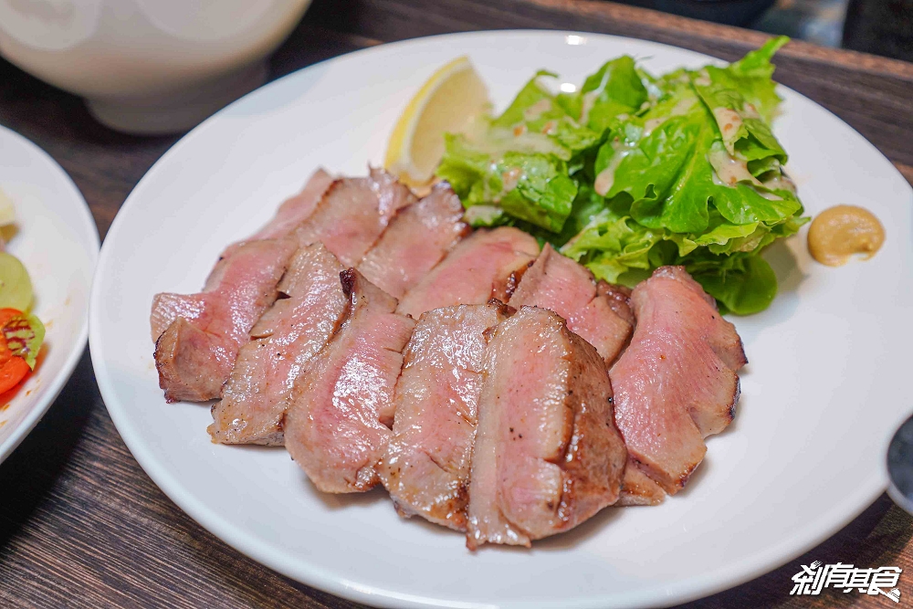 燎牛舌豬排炒麵飯，台中北區美食，神戶B級美食「神戶炒麵飯」、夢幻厚切牛舌、炸豬排，台中I人友善餐廳
