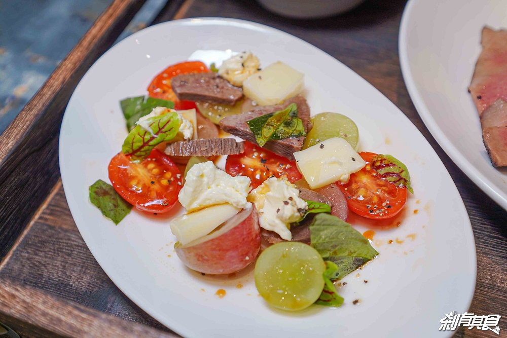 燎牛舌豬排炒麵飯，台中北區美食，神戶B級美食「神戶炒麵飯」、夢幻厚切牛舌、炸豬排，台中I人友善餐廳