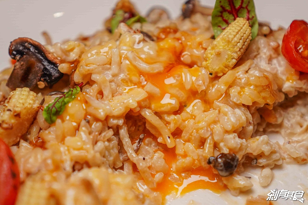 燎牛舌豬排炒麵飯，台中北區美食，神戶B級美食「神戶炒麵飯」、夢幻厚切牛舌、炸豬排，台中I人友善餐廳