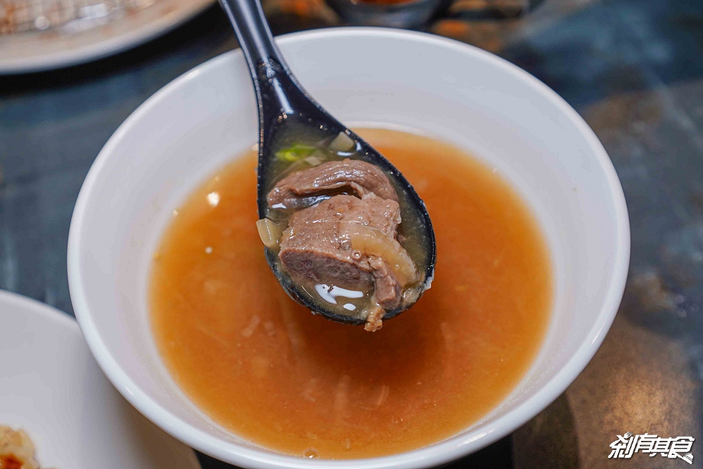 燎牛舌豬排炒麵飯，台中北區美食，神戶B級美食「神戶炒麵飯」、夢幻厚切牛舌、炸豬排，台中I人友善餐廳