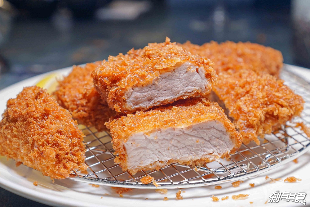 燎牛舌豬排炒麵飯，台中北區美食，神戶B級美食「神戶炒麵飯」、夢幻厚切牛舌、炸豬排，台中I人友善餐廳