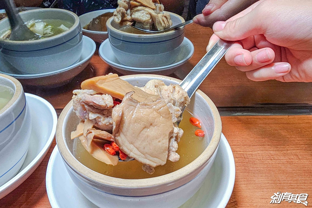 正彰化肉圓,彰化美食,在地人從小吃到大80年老店,期間限定「香菇雞腿肉圓」新上市,干貝香菇肉圓、補氣龍髓盅必點 正彰化肉圓,彰化美食,在地人從小吃到大80年老店,期間限定「香菇雞腿肉圓」新上市,干貝香菇肉圓、補氣龍髓盅必點