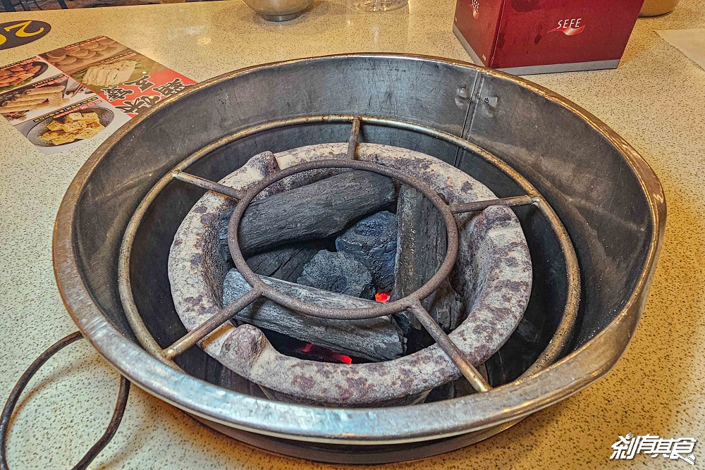 霸味薑母鴨台中旗艦店,台中北區美食,生意超好炭火陶鍋薑母鴨,網評台中最強霸味薑母鴨 霸味薑母鴨台中旗艦店,台中北區美食,生意超好炭火陶鍋薑母鴨,網評台中最強霸味薑母鴨