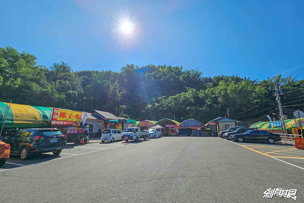 泡麵土地公「南投中寮石龍宮」24小時免費泡麵吃到飽，浴火重生香火更旺，還有新鄰居「石鳳宮」百年土地婆