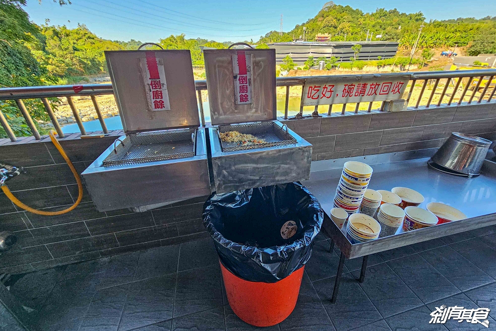 泡麵土地公「南投中寮石龍宮」24小時免費泡麵吃到飽，浴火重生香火更旺，還有新鄰居「石鳳宮」百年土地婆