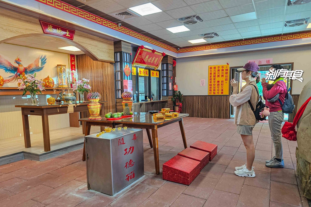 泡麵土地公「南投中寮石龍宮」24小時免費泡麵吃到飽，浴火重生香火更旺，還有新鄰居「石鳳宮」百年土地婆