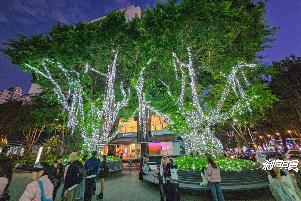 2025勤美草悟聖誕村，台中聖誕景點，5大必拍聖誕布置 「光之道」上萬顆燈海超好拍 禮物交換所、聖誕市集