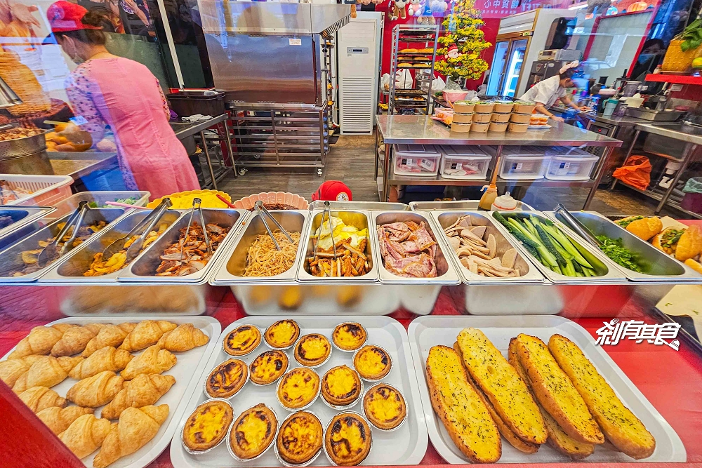 越南法國麵包工藝,台中中區美食,超人氣法國夾心麵包搬新家,36種口味酥脆到掉渣 越南法國麵包工藝,台中中區美食,超人氣法國夾心麵包搬新家,36種口味酥脆到掉渣