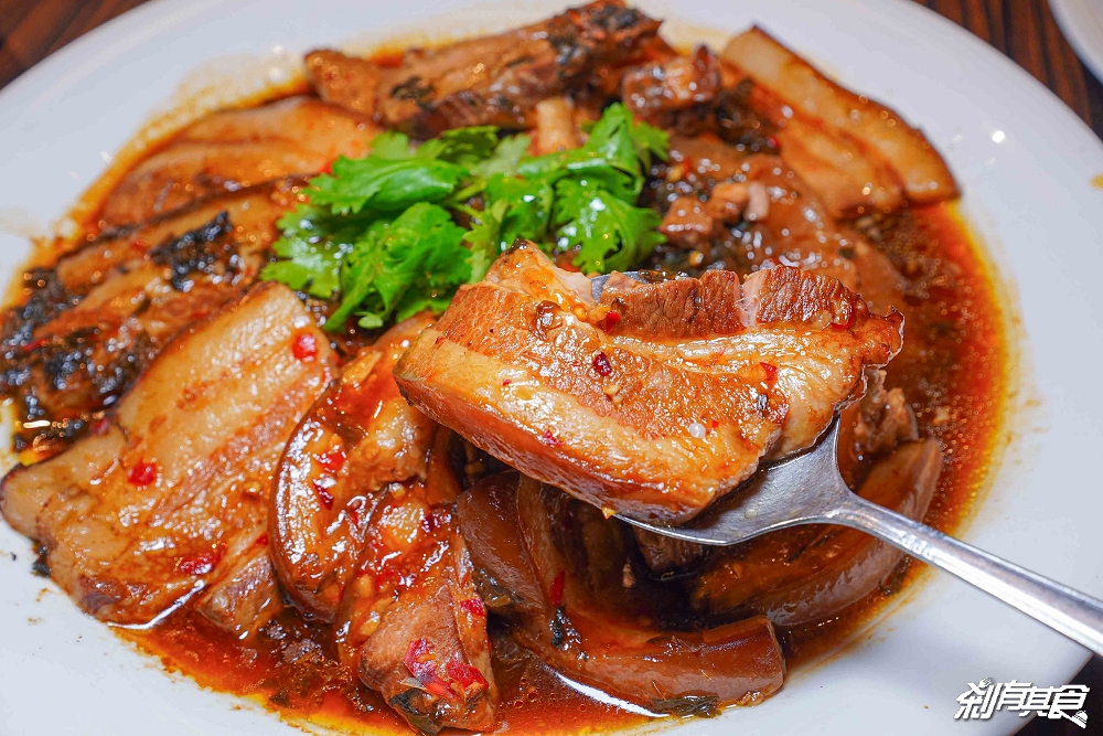 范頭家客家餐廳,台中尾牙聚餐首選 「馨.四炆四炒」客家古早味「客家小炒芋香糕、油甘果蒸鮮魚、肚臍餅」都吃得到,有包廂好停車 台中客家餐廳 范頭家客家餐廳,台中尾牙聚餐首選 「馨.四炆四炒」客家古早味「客家小炒芋香糕、油甘果蒸鮮魚、肚臍餅」都吃得到,有包廂好停車 台中客家餐廳