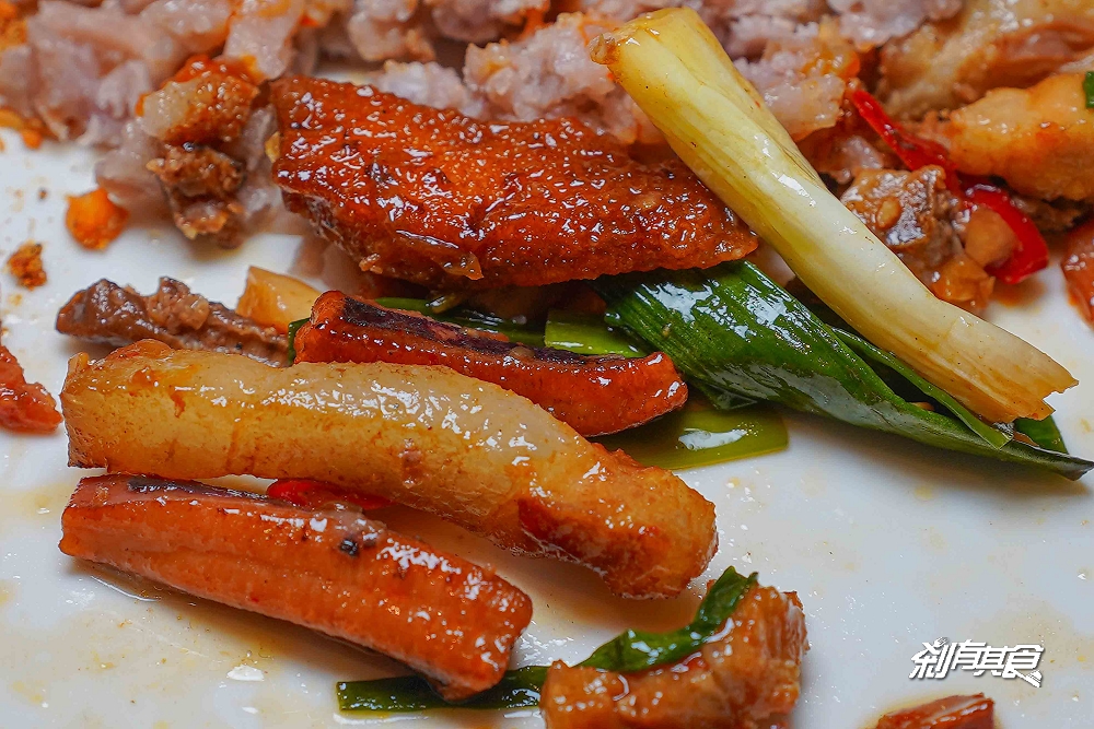 范頭家客家餐廳,台中尾牙聚餐首選 「馨.四炆四炒」客家古早味「客家小炒芋香糕、油甘果蒸鮮魚、肚臍餅」都吃得到,有包廂好停車 台中客家餐廳 范頭家客家餐廳,台中尾牙聚餐首選 「馨.四炆四炒」客家古早味「客家小炒芋香糕、油甘果蒸鮮魚、肚臍餅」都吃得到,有包廂好停車 台中客家餐廳