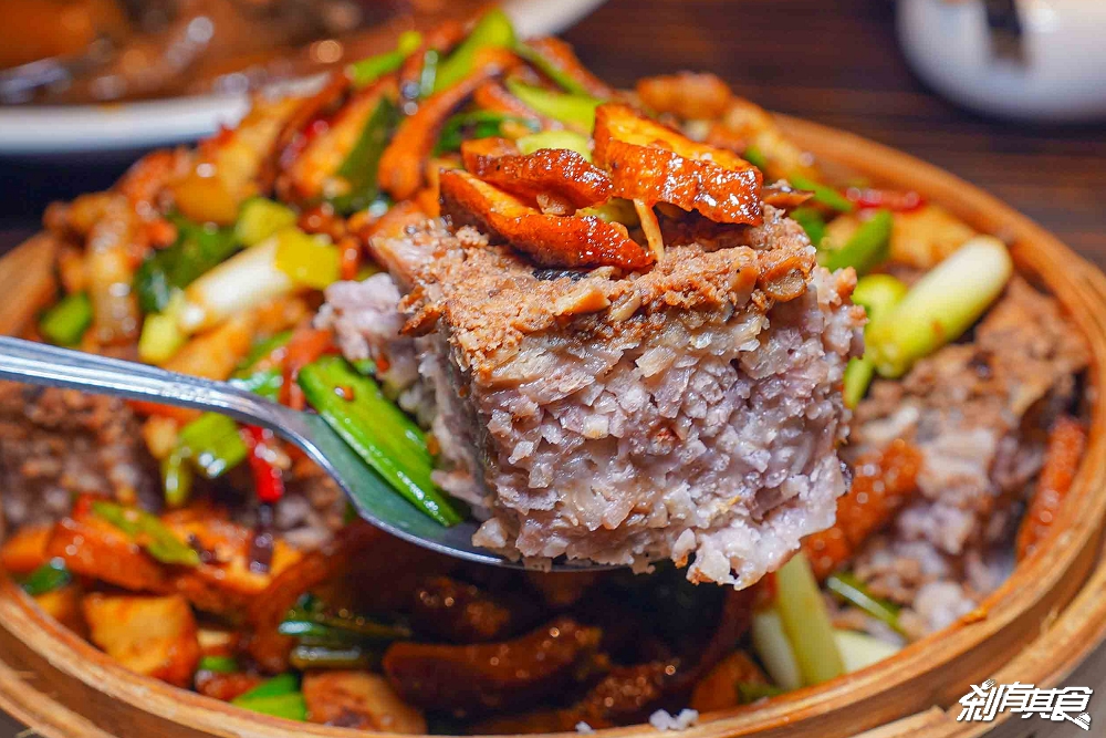 范頭家客家餐廳,台中尾牙聚餐首選 「馨.四炆四炒」客家古早味「客家小炒芋香糕、油甘果蒸鮮魚、肚臍餅」都吃得到,有包廂好停車 台中客家餐廳 范頭家客家餐廳,台中尾牙聚餐首選 「馨.四炆四炒」客家古早味「客家小炒芋香糕、油甘果蒸鮮魚、肚臍餅」都吃得到,有包廂好停車 台中客家餐廳