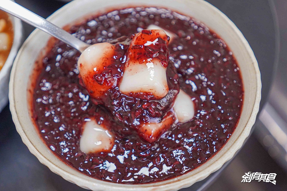 嘉良冰鎮旗艦總店,台中太平美食,40年老店新菜單「紫米湯圓、綜合湯圓、燒仙草」冬至好朋友 嘉良冰鎮旗艦總店,台中太平美食,40年老店新菜單「紫米湯圓、綜合湯圓、燒仙草」冬至好朋友