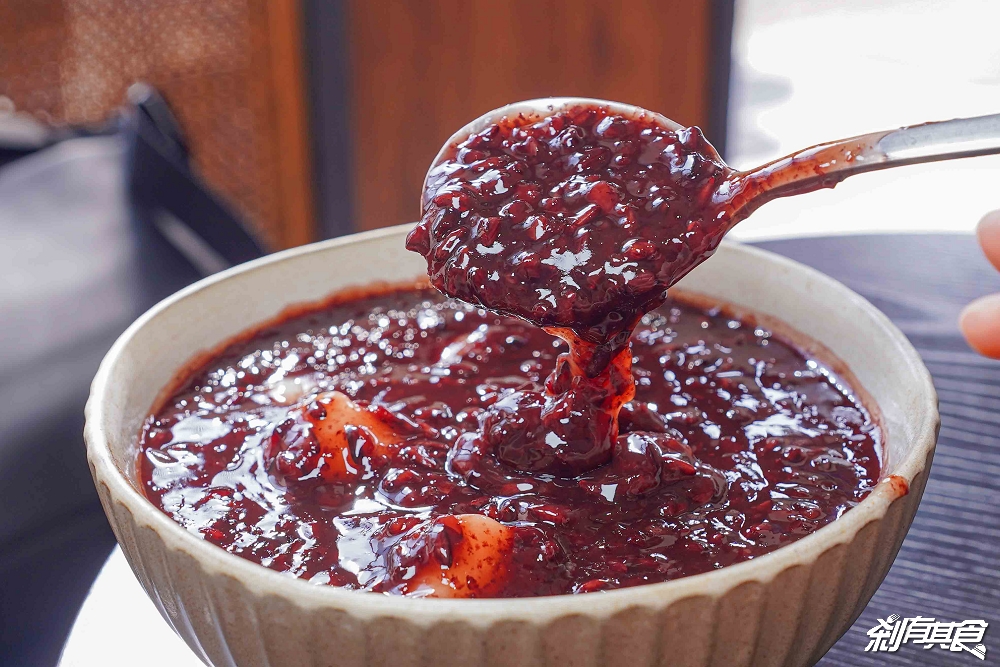 嘉良冰鎮旗艦總店,台中太平美食,40年老店新菜單「紫米湯圓、綜合湯圓、燒仙草」冬至好朋友 嘉良冰鎮旗艦總店,台中太平美食,40年老店新菜單「紫米湯圓、綜合湯圓、燒仙草」冬至好朋友