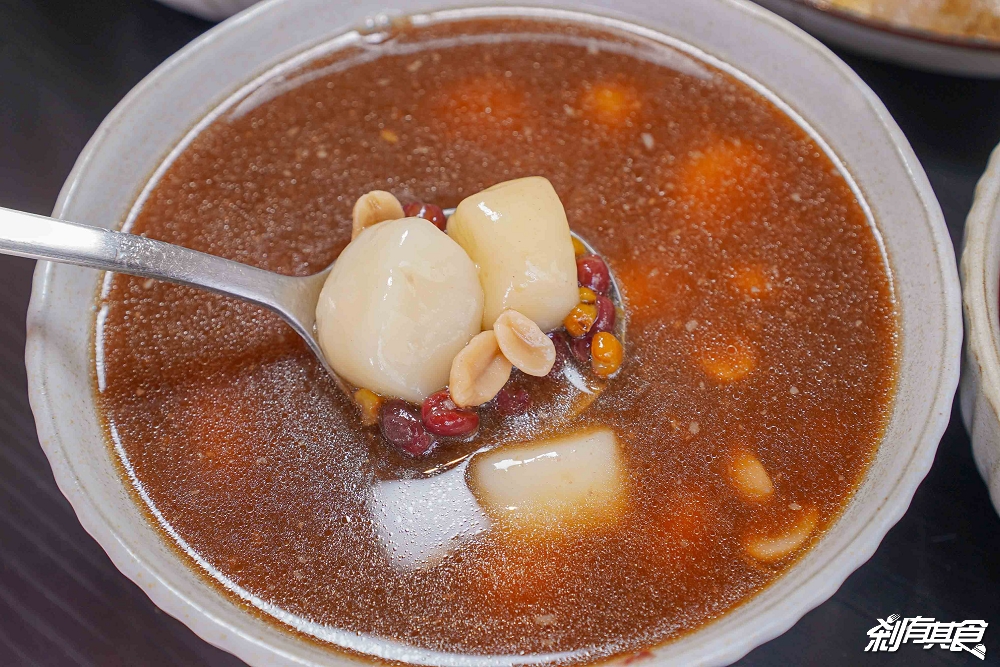 嘉良冰鎮旗艦總店,台中太平美食,40年老店新菜單「紫米湯圓、綜合湯圓、燒仙草」冬至好朋友 嘉良冰鎮旗艦總店,台中太平美食,40年老店新菜單「紫米湯圓、綜合湯圓、燒仙草」冬至好朋友